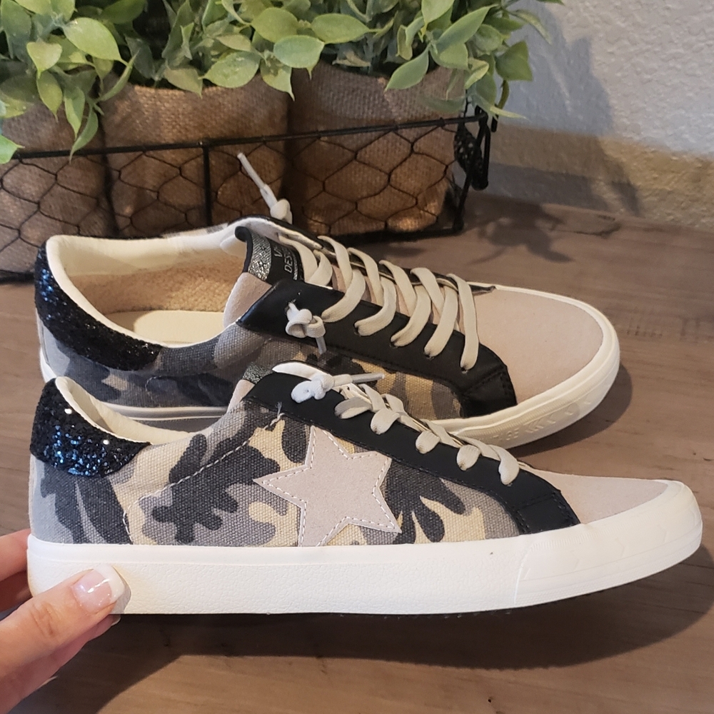 Vintage Havana Camo Gail Star Sneakers - Picture 8 of 8